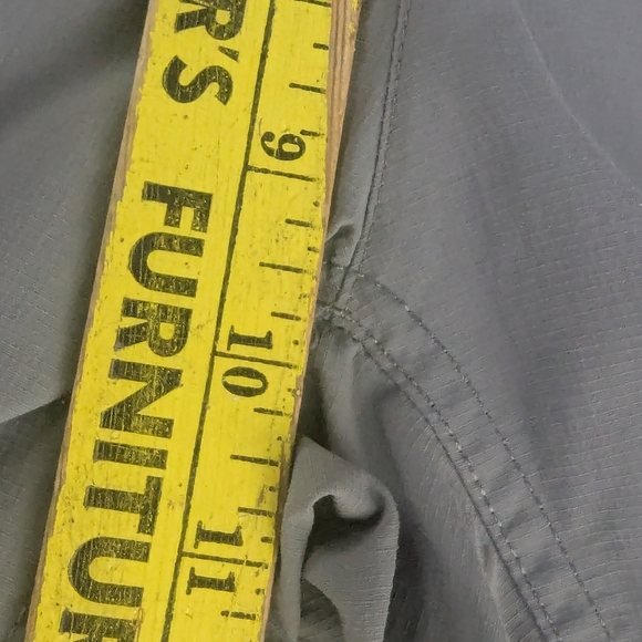 The North Face Size 14 Lightweight Shorts In Gray - Picture 11 of 12